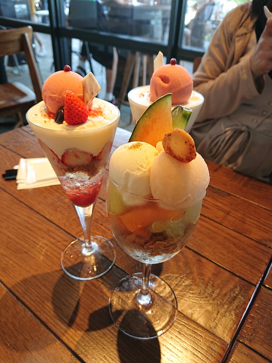 ট ইট র 栄養計算鬼 フルーツパフェ カロリー 409kcal たんぱく質 6 3g 脂質 2g 炭水化物 52g 糖質 50 5g 食物繊維 1 5g 食塩 0 57g T Co Fnhoif2zkr