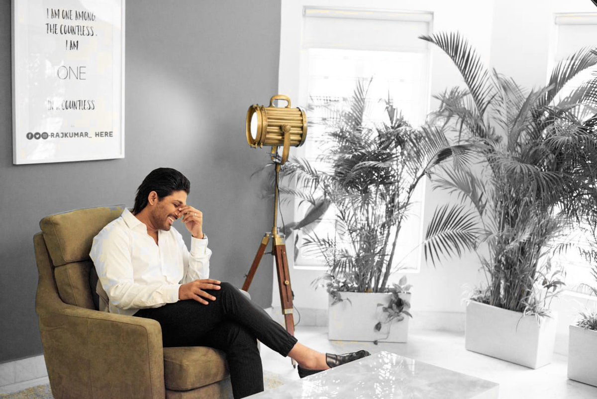 Rajkumar_here_'s tweet photo. Cool Snaps of Stylish Star @alluarjun 💚
#Pushpa https://t.co/eTZJoGR4bS