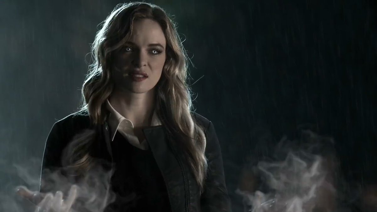 Red_RSkarsten's tweet photo. The "Team up" I'd love to see. No idea why ����🏻‍♀️ I think I just love complex characters. 
#RedAlice #LenaLuthor #CaitlinSnow #Batwoman #Supergirl #TheFlash https://t.co/S3fdVkTdrj
