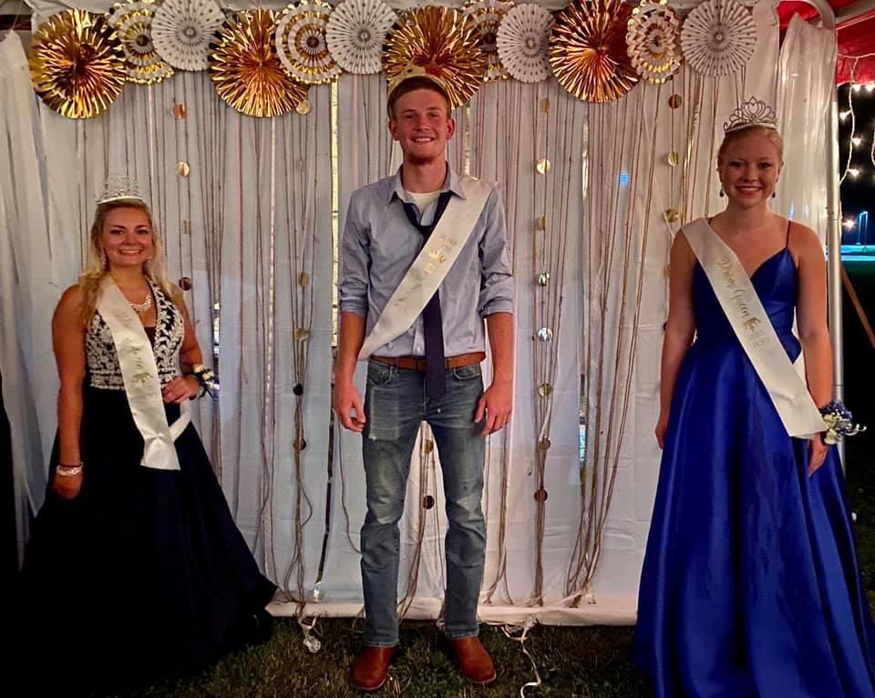 GarrardGCHS's tweet photo. Congratulations to our Prom Queens, Alex Canada and Emma Warren, and our Prom King, Noah Allen! #WeAreGC https://t.co/LiVUNXp9rP