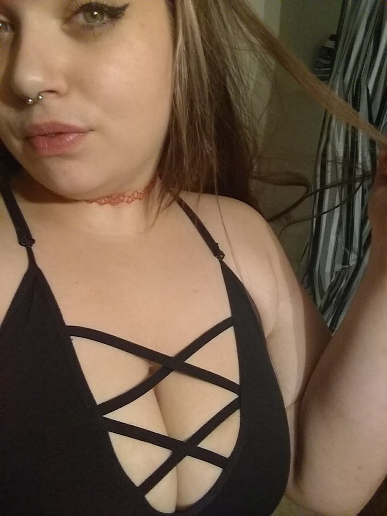 sweeetcicii's tweet photo. I always post pics of my ass and titties. Here is my face. Want to see more of me? $7.50 https://t.co/DpukBFRorD 
#onlyfans #onlyfansmodel #onlyfansgirl #onlyfanspromo #ofgirl #bbw #bigtits #bigass #contentcreator #onlyfansbabe #findom #fetish #footfetish #tattoos #linkinbio https://t.co/Wkz8Zghncy