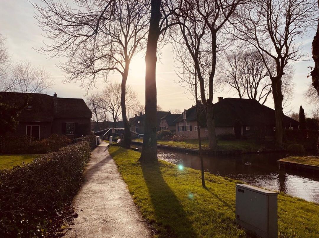 misayeon's tweet photo. Tzuyu's IG update

"I was really happy when I went to the Netherlands that time with my family. I really want to go again.. Even the ramen was delicious 🧡"

https://t.co/zHtTvq2Nd2
#TWICE #트와이스 @JYPETWICE https://t.co/n4US54oZCI