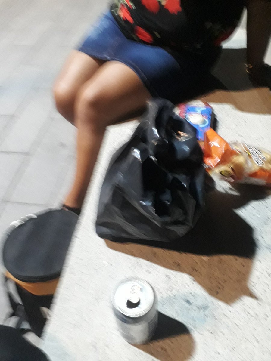 lic_loli's tweet photo. Tomando nos unos botecillos gustan https://t.co/TO1tsMbE6U