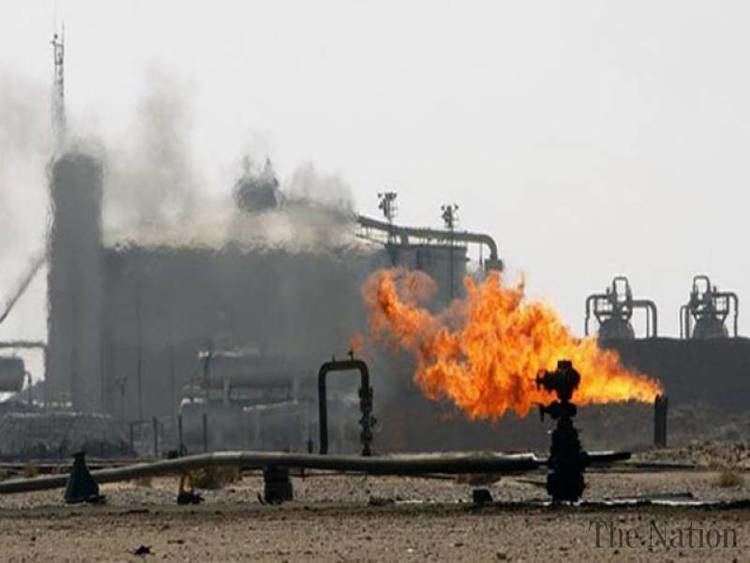 میں 80% سےزیادہ لوگ غربت کی لکیر سےنیچے زندگی گزارنےپرمجبور ہیں۔ زچگی کےدوران ماں اورنوزائیدہ بچوں کی شرح اموات ملک کےدوسرے صوبوں ک مقا بلہ میں دگنی ہے۔جب کہ معدنی دولت سے مالامال اس صوبے بلوچستان کے معدنی وسائل میں سےسب سے اہم 1952میں سوئی ڈیرہ بگٹی سےنکلنےوالی گیس ہے۔+4/14