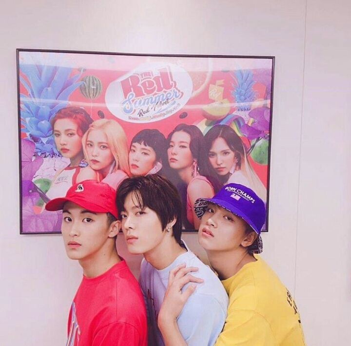 nctchilenos1's tweet photo. Recordemos algunos momentos icónicos de los chicos 👁️👄👁️ https://t.co/M2df0jpwGr
