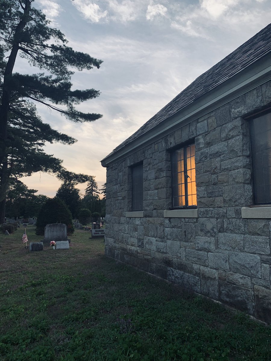 SteveBrodt's tweet photo. Took a walk through a couple of cemeteries this week ☠️ https://t.co/xExmyk4YfG