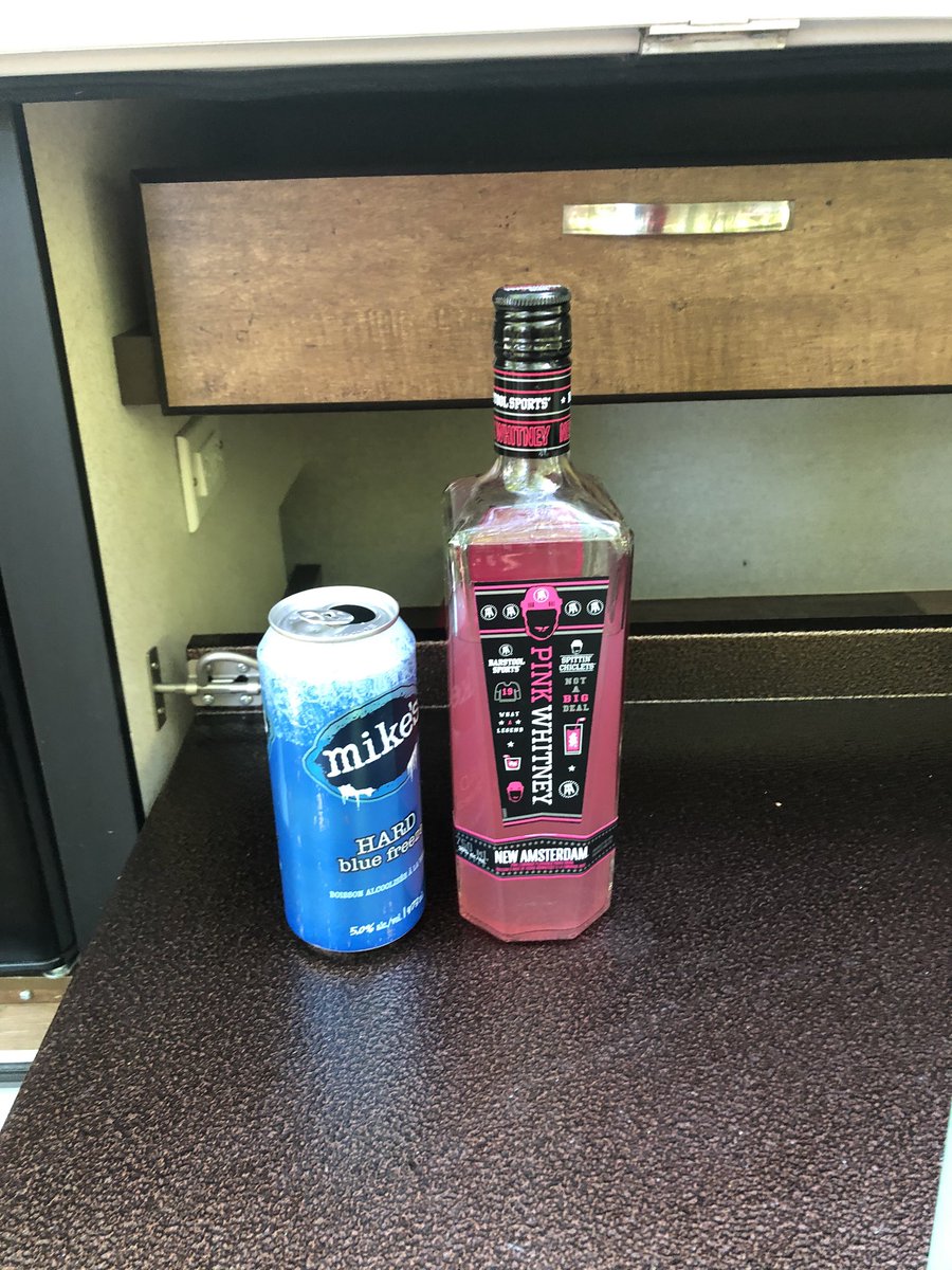 andrewthe4th's tweet photo. @BizNasty2point0 @ryanwhitney6 @spittinchiclets This is gunna hurt tomorrow #pinkwhitney #sonk https://t.co/0ZMHg2gnUH