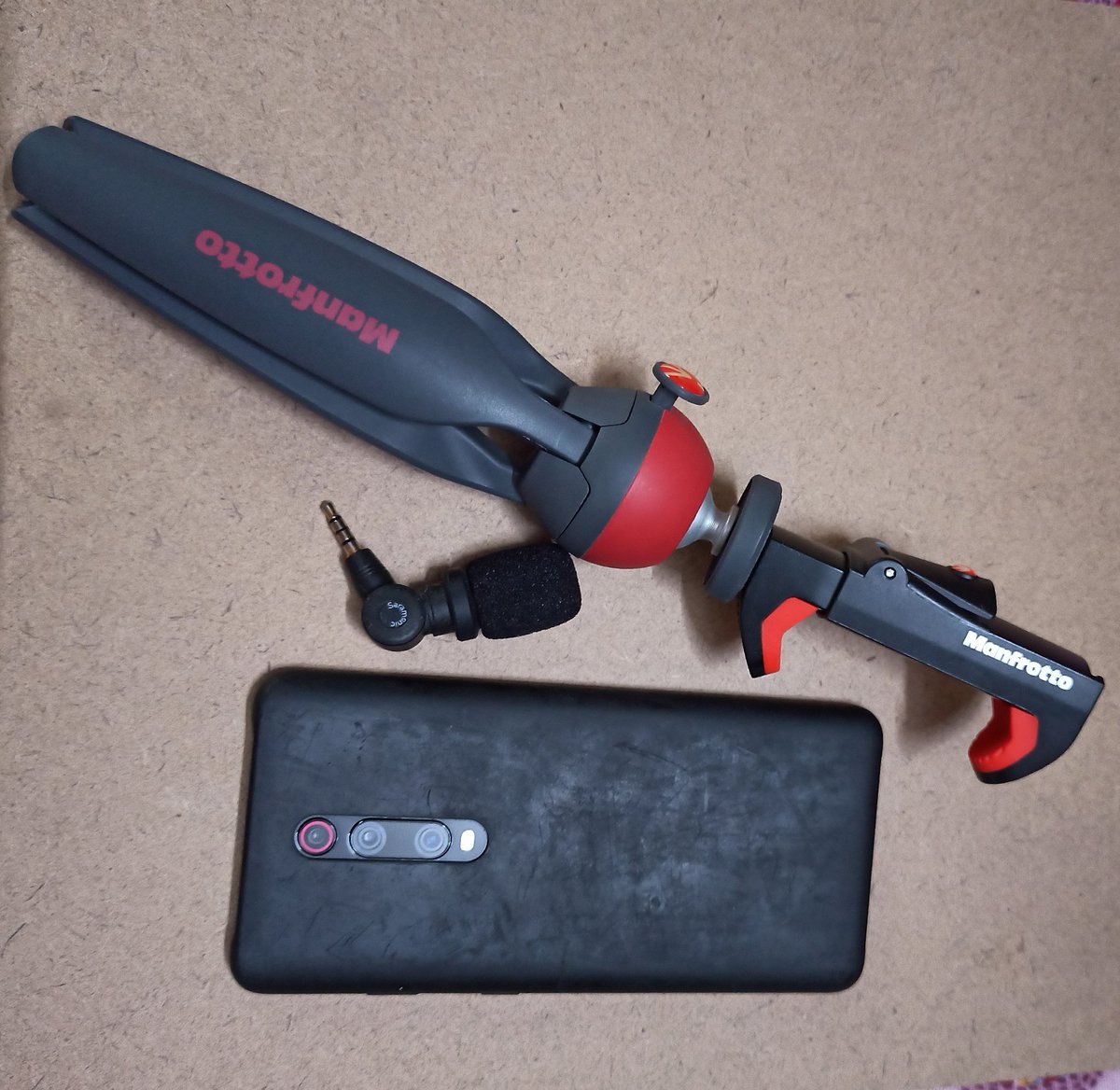 mojobharat's tweet photo. If your gear does not fit into your pocket you are not street ready. #golighter #lessgear https://t.co/pK19RjOnuG