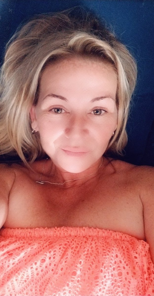 zbellaa76's tweet photo. Late night gabbing +
Costco adventures
=
exhausted.
#masklife
Bring on #sundayfunday
#TanOClock https://t.co/nKv5wR2lm4