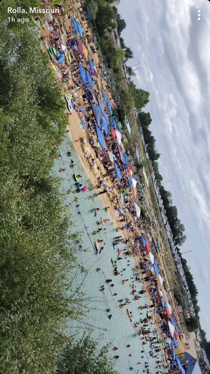 nylasiefert's tweet photo. Missouri set a new record for daily increase in COVID-19 cases. Also in Missouri today at #fugitivebeach #COVIDIOTS https://t.co/6fdulLNyny