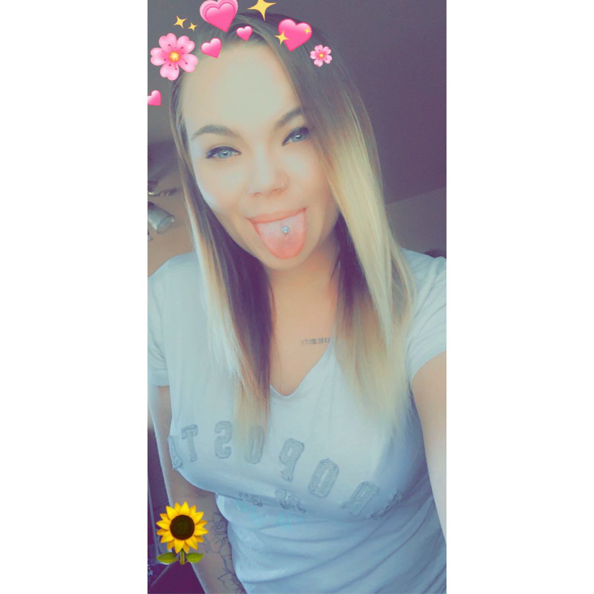 KelseySlick's tweet photo. Happy lil mama🥰🤓 https://t.co/A5eVCRz8R3