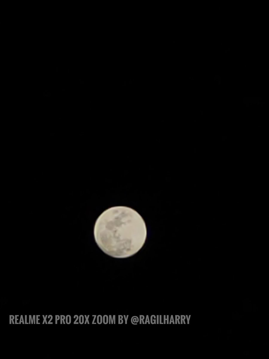 RagilHarry's tweet photo. Udah lama ga posting twitter, ok ini foto yg diambil tanggal 4 Juli 2020 dengan Realme X2 Pro 20x Zoom. @realmeindonesia  Gimana bulan purnamanya kece ga? https://t.co/yMc2iKIuq3