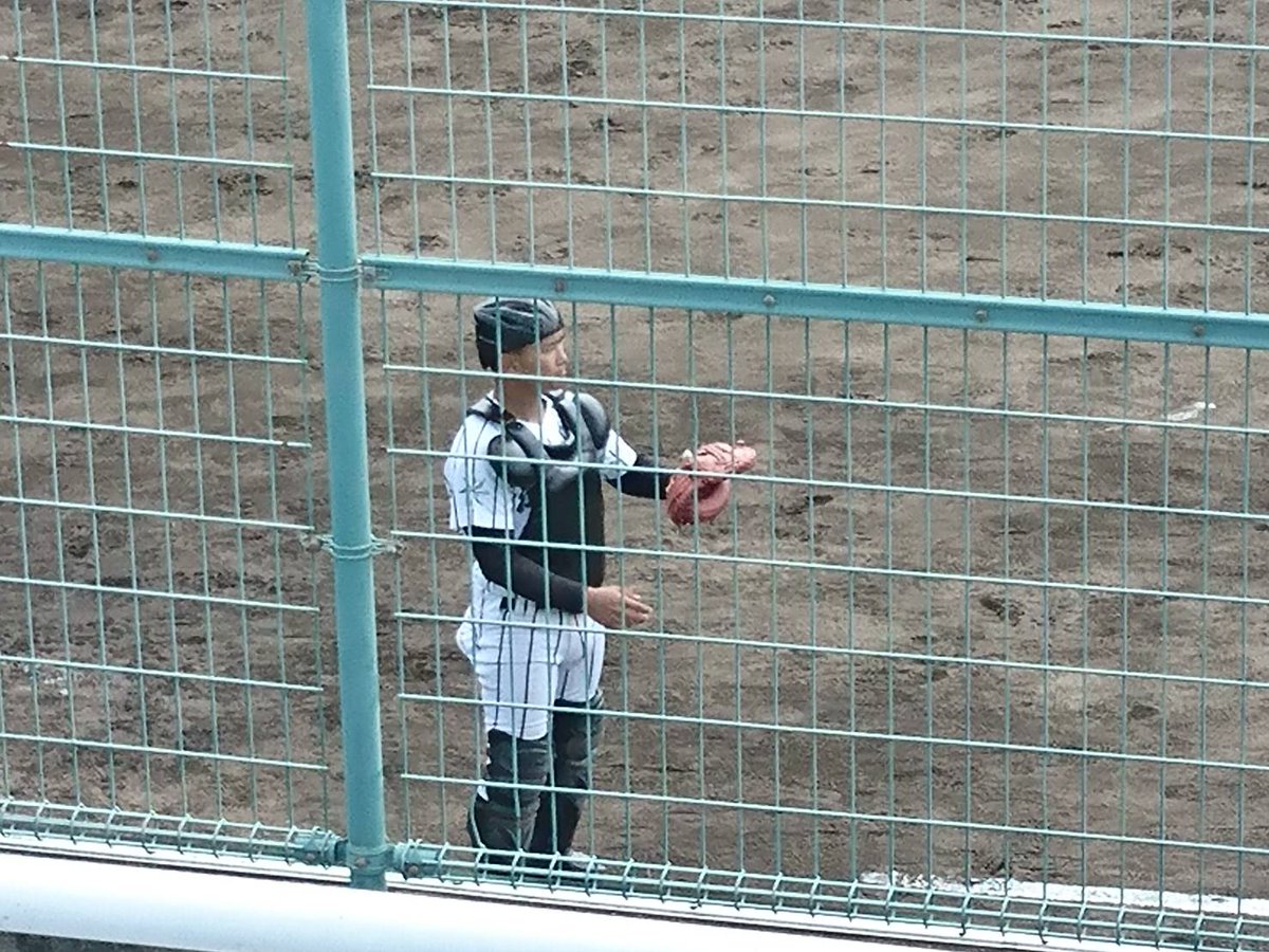 __baseball0824's tweet photo. 毎日始発前から練習に行ったり夜遅くドロドロの練習着を持って帰って来たり。野球生活長くて短かったね。小学校から良く頑張ったよ。最後の大会は出れなかったけどそんなの関係なく毎日毎日頑張ってたと思います。本当にお疲れ様でした。野球の楽しさを教えてくれてありがとう。ずっと自慢の弟です。 https://t.co/MsumgtQgKu
