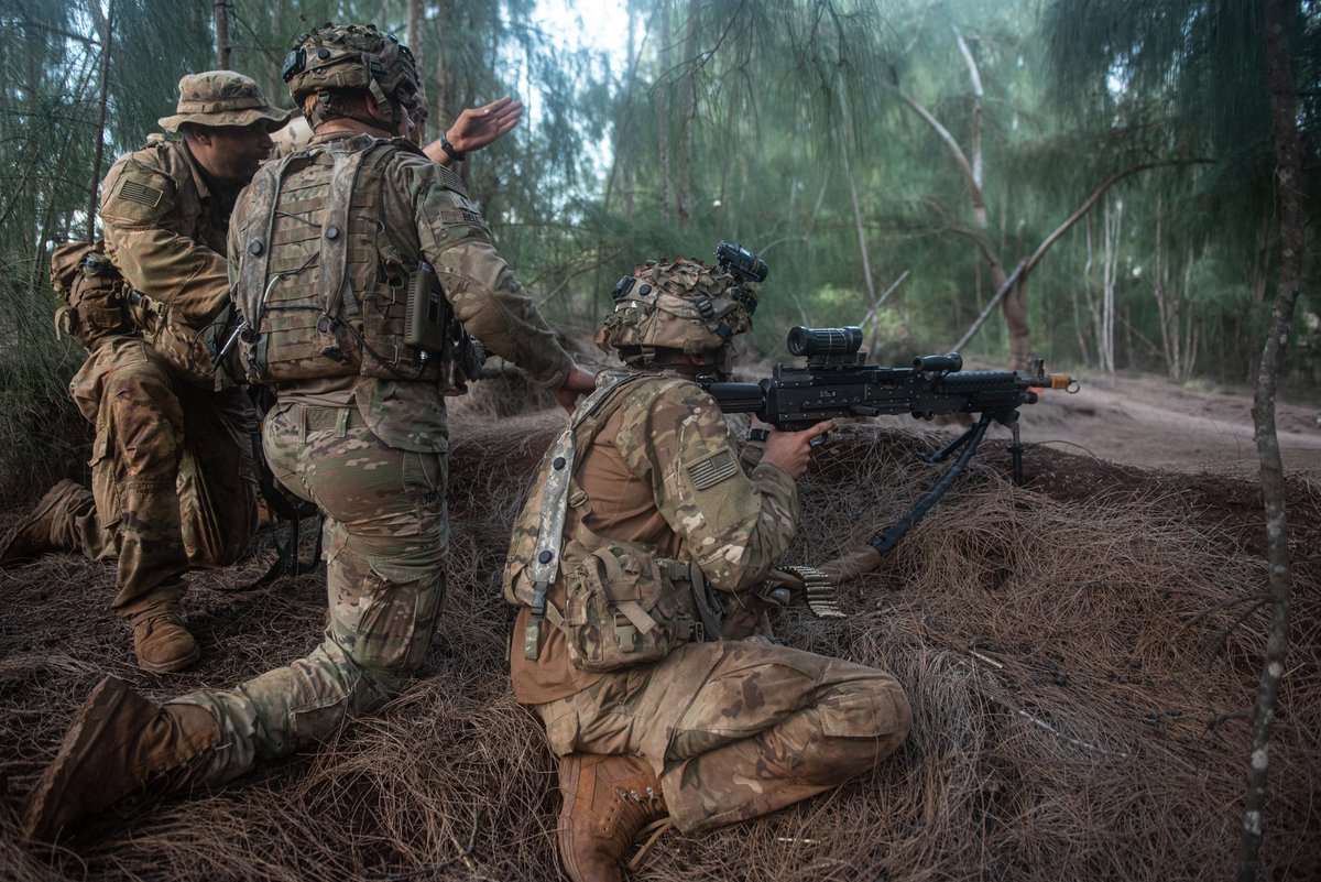 25thID's tweet photo. #Lightfighters from @2IBCTWarriors were locked, loaded, and ready for whatever the opposing forces  had to offer!

#LightningForge20 #LF20 #StrikeHard #TropicLightning #AmericasPacificDivision

 @25thidcg
@USArmy @INDOPACOM @USARPAC https://t.co/OuHsx2h6D6