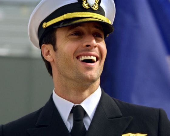 dpleitgen's tweet photo. @lovescrubs #SteveMcGarrett in uniform!  WOW! 🤩 https://t.co/KAbezgtFzD