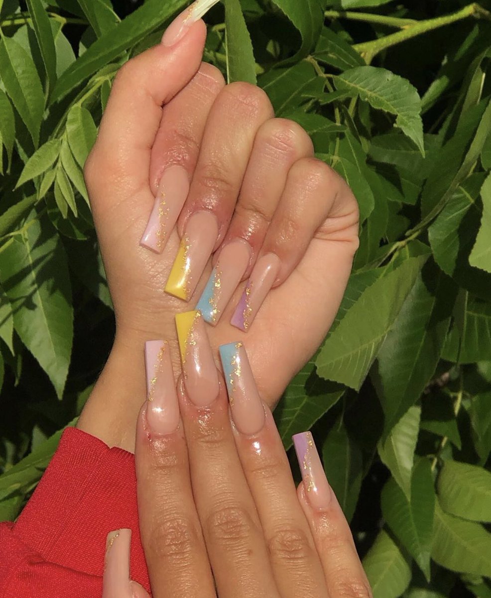 It would mean the absolute world to me if you guys can like and retweet my work! I love it more and more each day✨ As of rn, I will be booking till the end of this month, if not half way through August. My Instagram is: Setswithjess💅🏻 Located in The Ellis/Ennis county area!