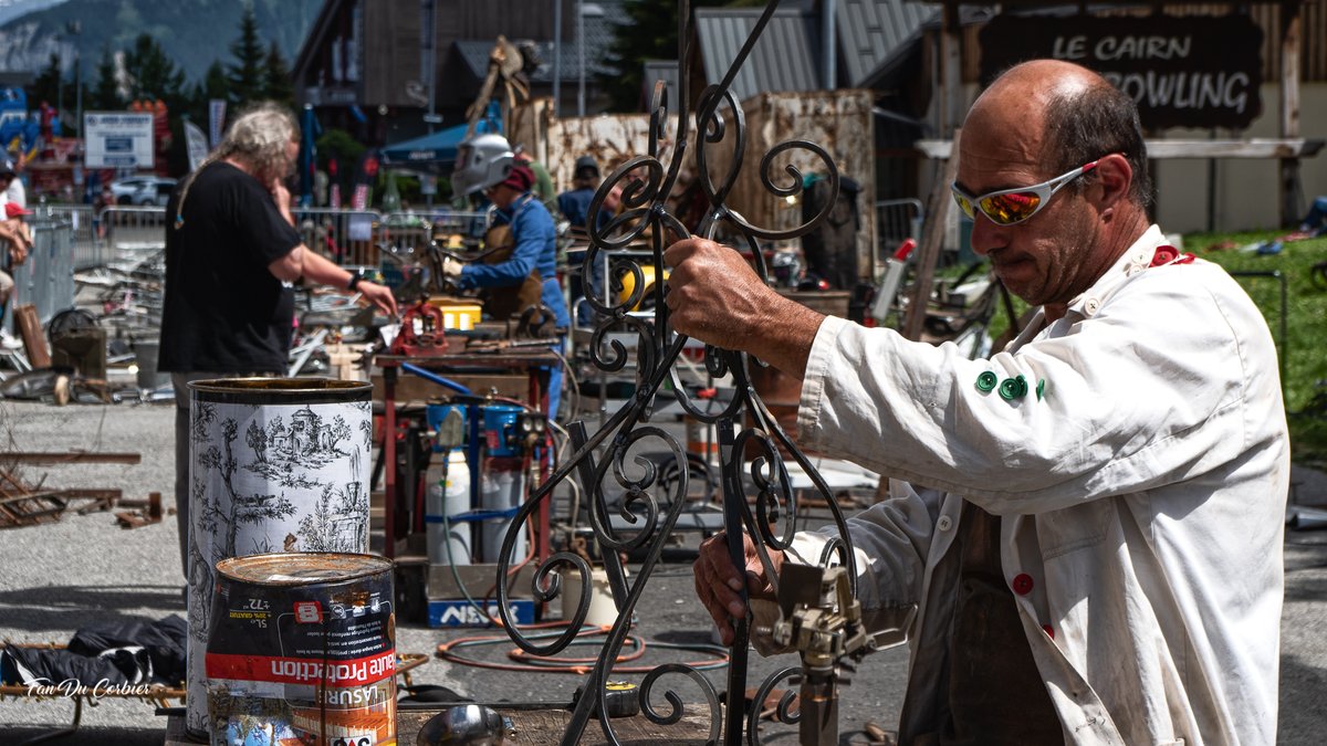 Premier festival de "Metal Recup" à La toussuire ce week-end. Une dizaine d'artistes sont réunis rue Verte pour réaliser leurs oeuvres à partir de déchets de métaux. 
<a href="/LaToussuire/">La Toussuire</a>