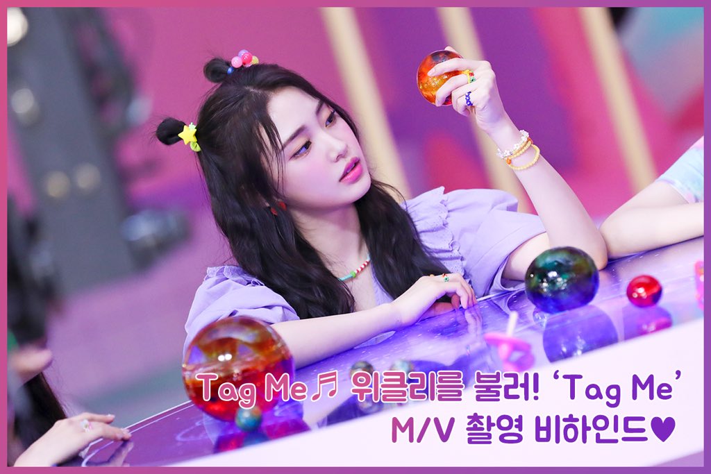 [📸] 

플레이엠 네이버 포스트에 
<Tag Me♬ 위클리를 불러! 'Tag Me' M/V 촬영 비하인드♥>가 공개되었습니다.  
M/V 촬영장 속 귀여운 위클리💕 지금 바로 확인해보세요❣ 

▶ naver.me/xOfVRVWd

#Weeekly #위클리
#이수진 #먼데이 #지한 #신지윤 
#박소은 #조아 #이재희 
#We_are #Tag_Me