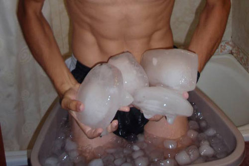 ChicharroJL's tweet photo. La aplicación de inmersión en agua fría después del entrenamiento de fuerza debería no aplicarse si el objetivo es la hipertrofia muscular (BLOG JL Chicharro) https://t.co/WdedABHNlc https://t.co/9MmLzBtQgG