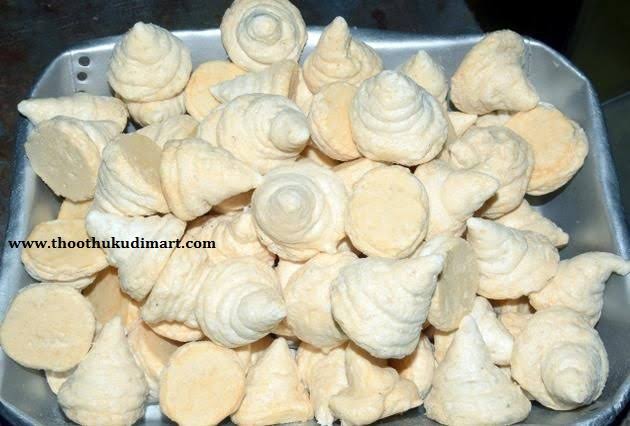 இந்த பதிவை படிப்போர் எத்தனை பேர், மக்ரூன் சாப்பிட்டு இருப்பீர்கள் என தெரியவில்லை. ஆனால் ஒருமுறை சாப்பிட்டு விட்டால் இந்த மக்ரூன் சுவைக்கு அடிமையாகி விடுவீர்கள். தூத்துக்குடியில் பிரபலமான மக்ரூன், உண்மையில் தூத்துக்குடியை சேர்ந்தவை அல்ல போர்ச்சுக்கிஸ் நாட்டை சேர்ந்தது. (2/n)