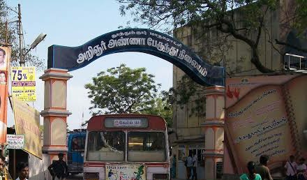 அவ்வப்போது விடுமுறை நாட்களில் சித்தி வீட்டுக்கு செல்லும்போது பழைய பேருந்து நிலையம் அருகில் உள்ள பேக்கரியில் தவறாமல் மக்ரூன் வாங்கி சாப்பிட்டுவிடுவேன். சில நேரங்கள்ல சித்தி அல்லது தம்பி எங்க வீட்டுக்கு வரப்போ மக்ரூன் வாங்கிட்டு வருவாங்க. வாங்கிட்டு வந்த கொஞ்ச (8/n)