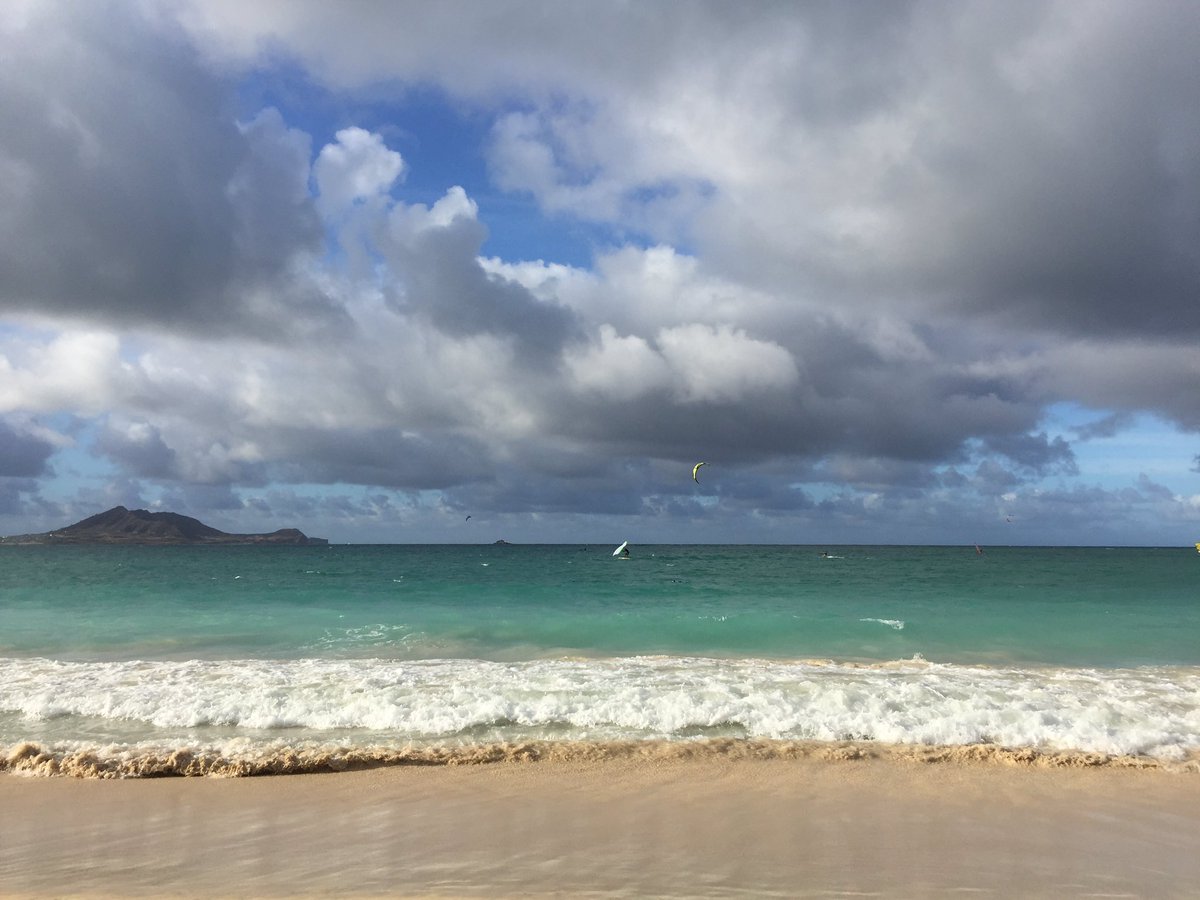 SylvieDahl's tweet image. Kailua Bay walkabout on a windy day #windwardside #windwardoahu #Hawaii #saturdayvibes