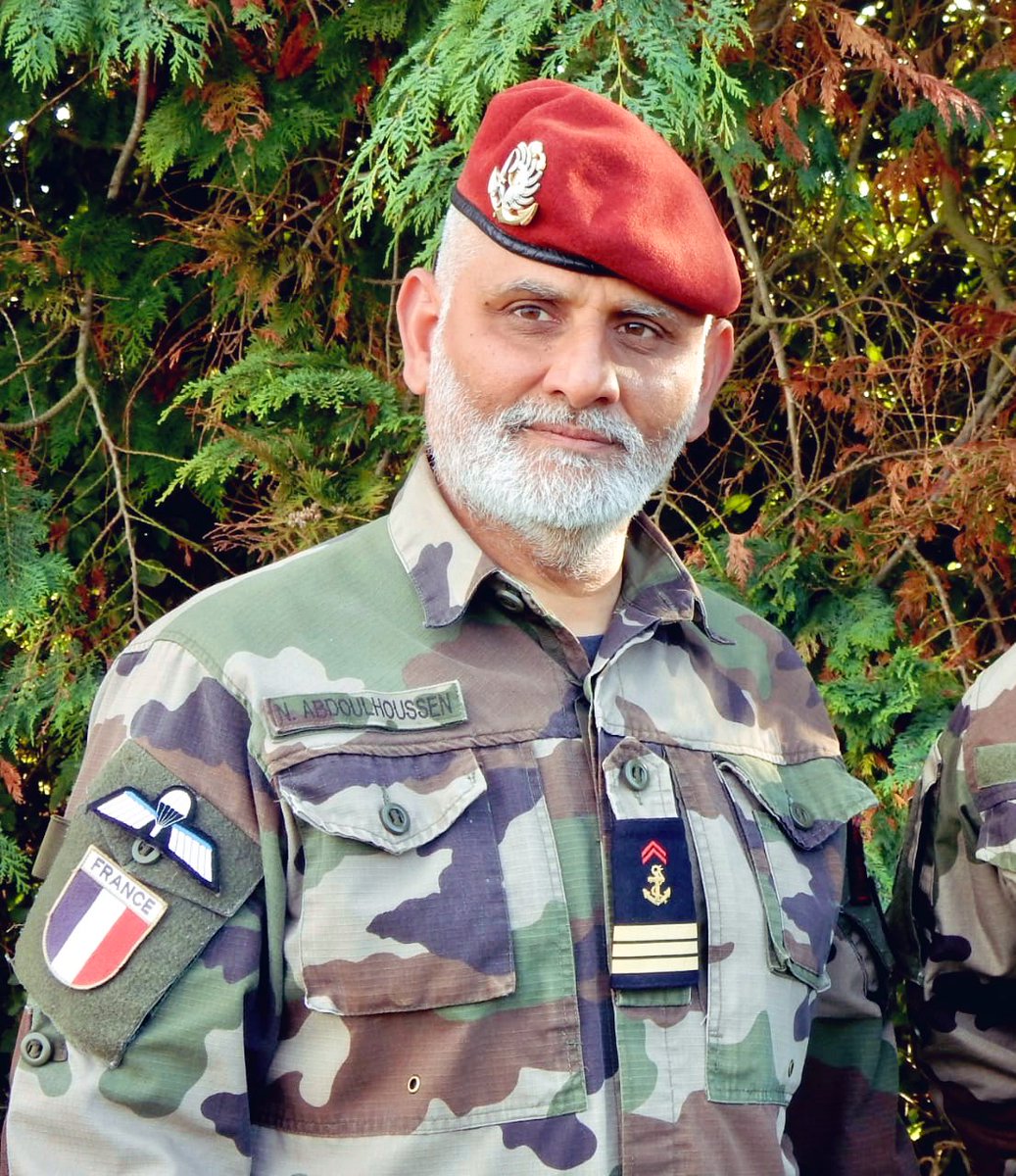 Captain Abdoulhoussen leading a parade with a detachment of cadets from his association during French Independence Day, 14 July.
Abdoulhoussen has formed ‘Laissez Les Servir’ (Let them Serve) association to inspire youngsters to love &amp; serve their country better.
#BastilleDay 🇫🇷