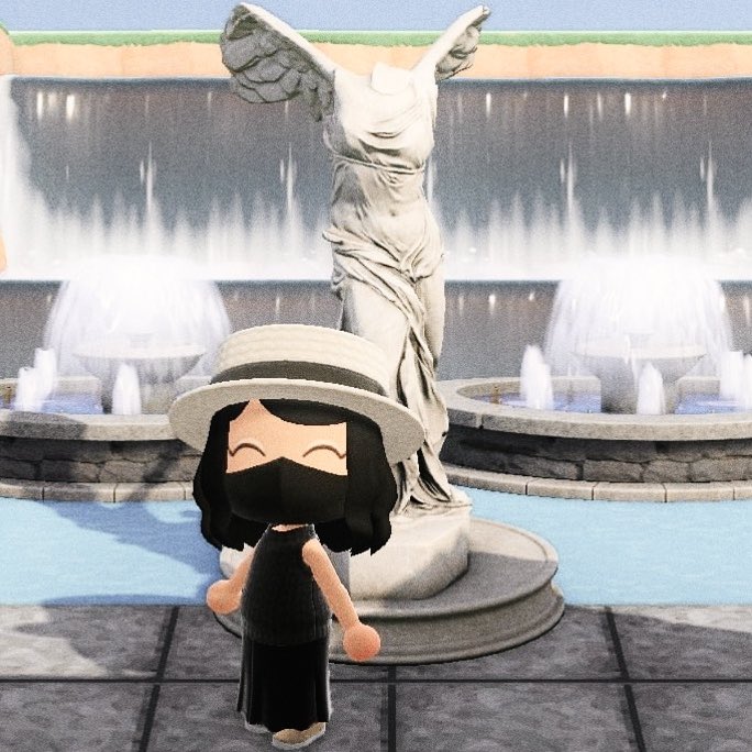 IslandOfRespec's tweet photo. Me in game vs in real life 🤍 https://t.co/QK7HRjojcd