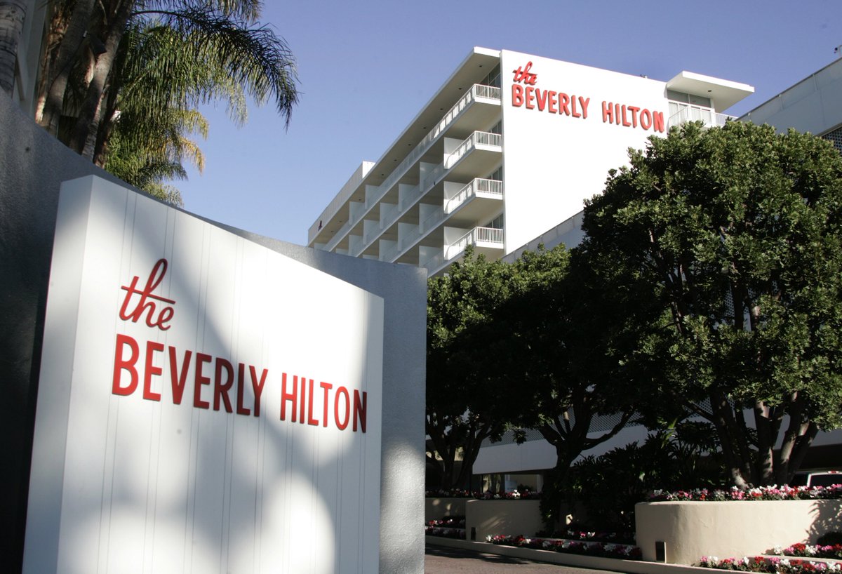 Por eso, desde 1979, Milken celebraba en el Beverly Hilton de Los Angeles (muy cerca de su oficina, convenientemente ubicada a miles de kms de la central de Drexel en NY) la Drexel High Yield Bond Conference.