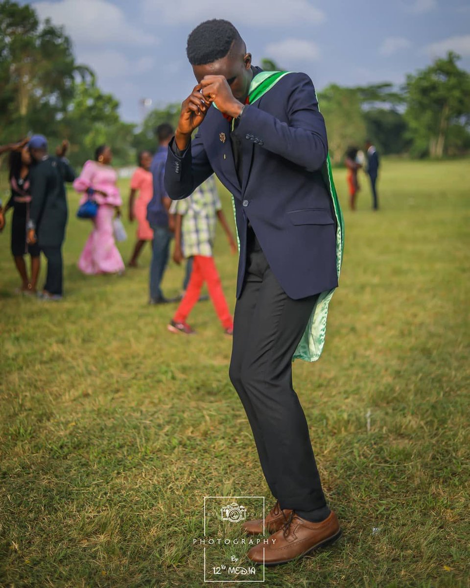 blvckbillionair's tweet photo. A mixed 365 days,graduated as a miracle!
I thank God almighty for my growth, crazy increase in network and networth.
Even if debit > credit, bar still dey come.
Most importantly I am making a mark on the face of the earth that would forever be remembered 
Cheers to #The14thSet 🎉 https://t.co/4vDCUo2nU4