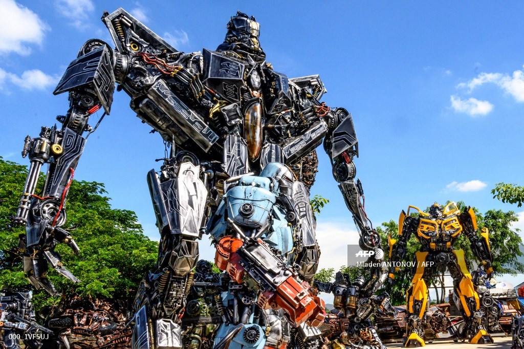 AFPphoto's tweet photo. #Thailand : "Ban Hun Lek" or "The House of Steel Robots", a museum where a collective of artists display their scrap metal creations depicting popular comics and sci-fi film characters

📸Mladen ANTONOV https://t.co/ZEtf7aoZds