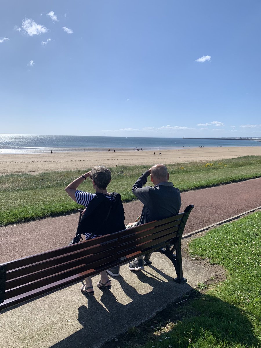 loudowsett's tweet photo. No greater pleasure than to bring these two out this morning ❤️💙 Treasure you time as it’s so precious 🥰#theds https://t.co/AI9Lmgujla