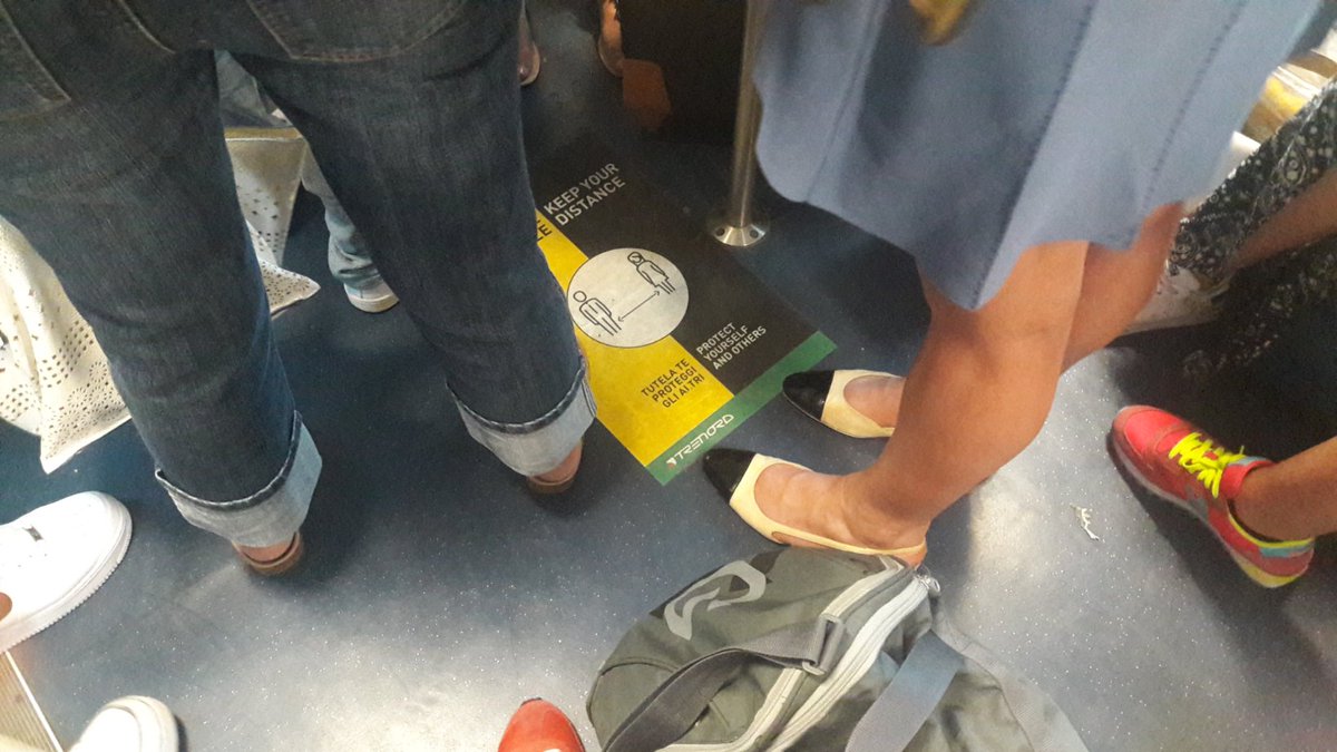 Veglienzone's tweet photo. Domenica 5/7, viaggio Ventimiglia-MI.2h #ritardi,  ammassati,no aria e acqua per +di 4h! Attentato alla salute pubblica!!! #trenitalia #coronavirus #Liguria #Lombardia #COVID__19  #COVID19 @fsitaliane @RegLombardia @RegLiguria @FontanaPres @GiovanniToti @RaiNews @Raiofficialnews https://t.co/UOq16hIQzV