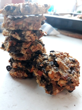 GetYourCooking1's tweet photo. Why are you #Vegan ?
Lots of people go vegan or #vegetarian for respecting the nature but when you eat all the highly processed #Food do you respect yourself? #DIY Oatmeal Banana &amp; #chocolate  #cookies 
#Packaging #Foodie #Cooking #veganrecipes #BananaChallenge #foodphotography https://t.co/QdVOuWWkkU
