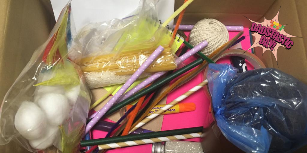 It's competition time! We have a £50 @RainbowStoryFun voucher, free entry for a family of 4 to <a href="/HarewoodHouse/">Harewood House Trust</a> and lots of @PlayfulLeeds playboxes up for grabs! Enter at leedsdads.org/win #DadstasticDay