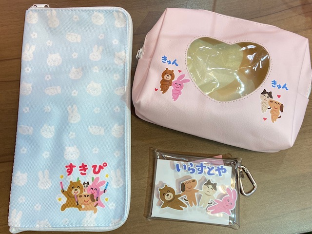 サンキューマートあべのルシアス店 商品紹介 いらすとや サンキューマートのコラボ商品が入荷致しました トートバッグ ポーチ マルチケース ペンライトケース Iphoneケース 6 6s 7 8 Xr など ぜひ店頭でご覧下さい もちろん全品390円