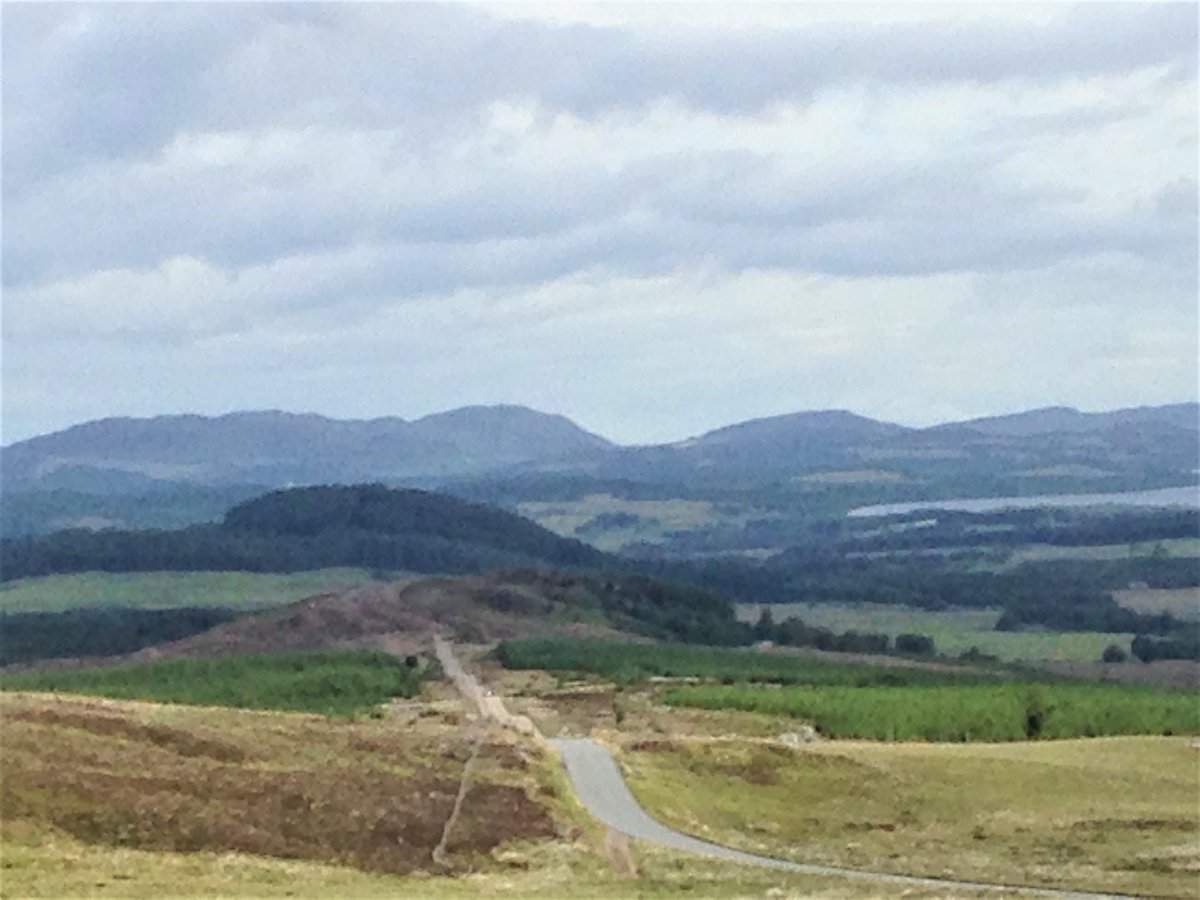 DaanVer_'s tweet photo. Sharing some highlight pics of my #Ness return ride. Such a joy on the SE side (versus its west A82!). #Knockie #Mhor etc. views, superb crossing to #Strathdearn. https://t.co/01UyO0CsDq