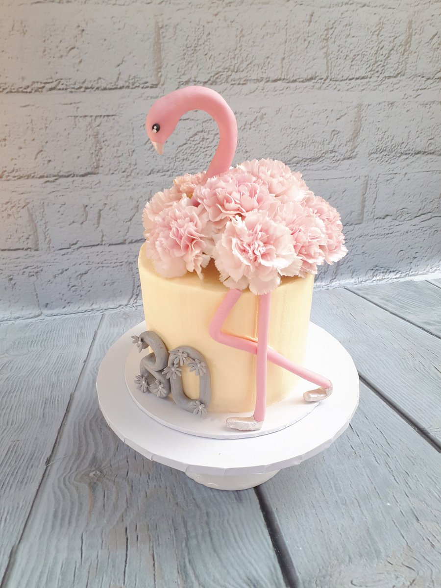 Laura's Kitchen Cakery tweet media