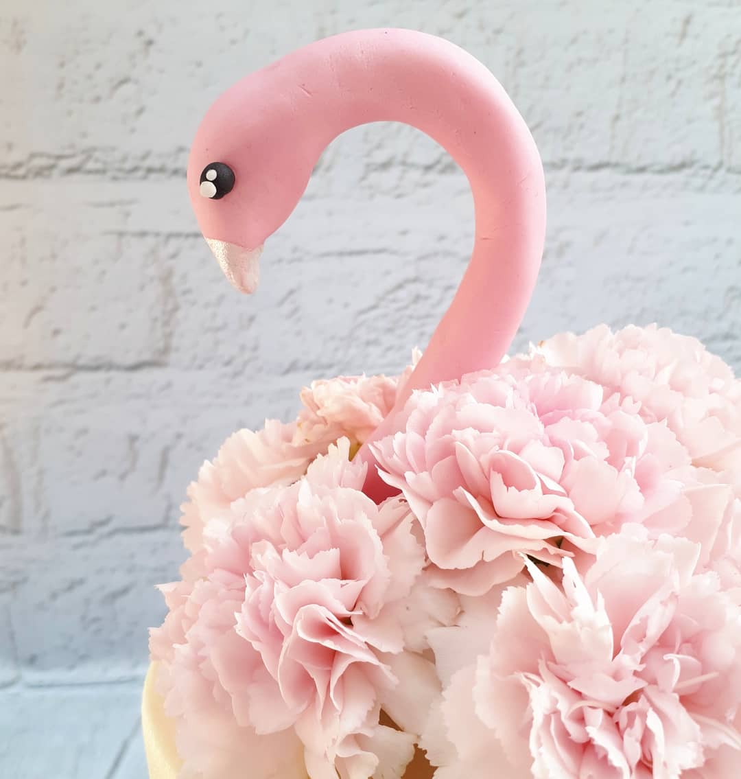 Laura's Kitchen Cakery tweet media