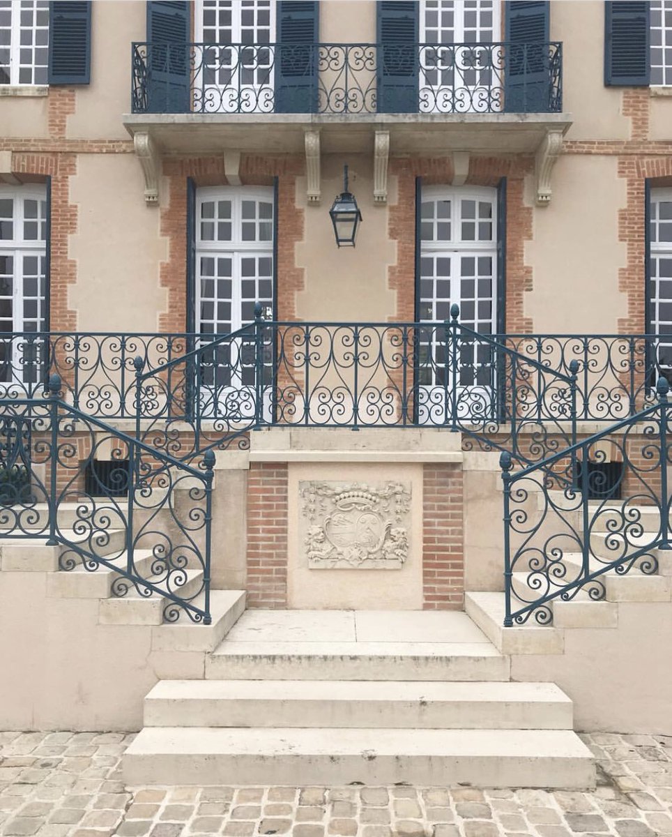 Comment est fait le 🍾? Et si vous visitiez @Taittinger_FR cet été? Ou un des 110 savoir-faire de notre guide gratuit ➡️ atelierpart.co/110-ateliers-a… #savoirfaire #frenchtouch #VacancesApprenantes #Vacances