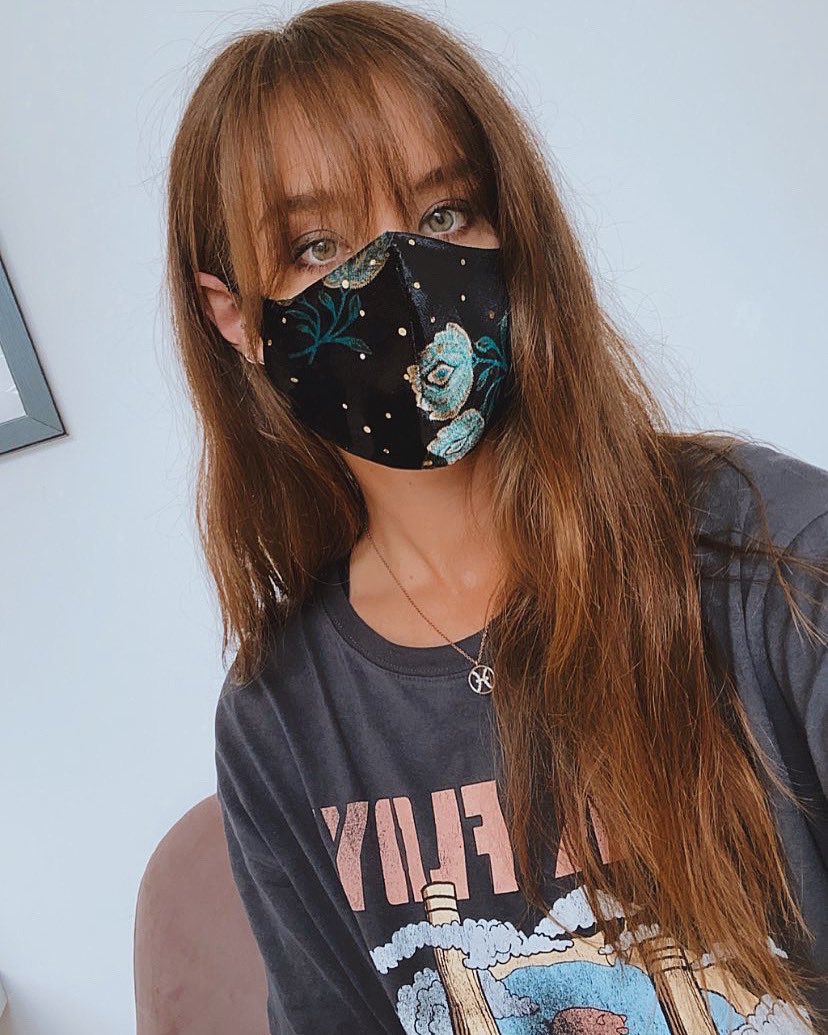 Handmade, made to order masks! 
Made in ANY colour or fabric! 
£10 with free UK delivery
10% of each order is donated to NHS
Message to order 💜