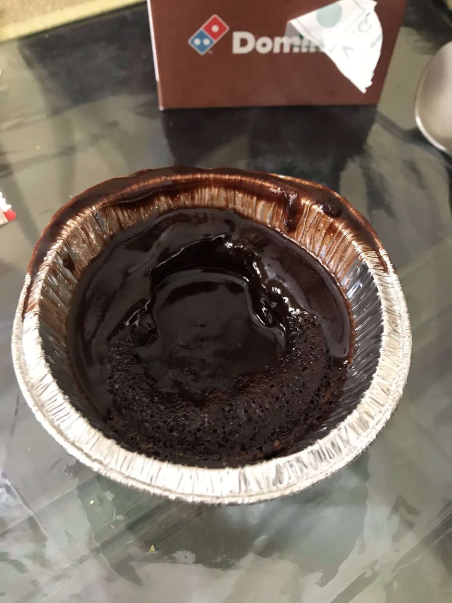 Jagdishat14's tweet photo. @dominos_india @dominos @pratikpota ordered 2 thin crust pizzas, came cold and 1 on top of the other. The size seemed to much smaller than the standard, crust was soggy. The lava cake was raw, had the chocolate spilt all the box. Could not eat had to throw it #UnhealthyToEat https://t.co/kMxAJrm05y