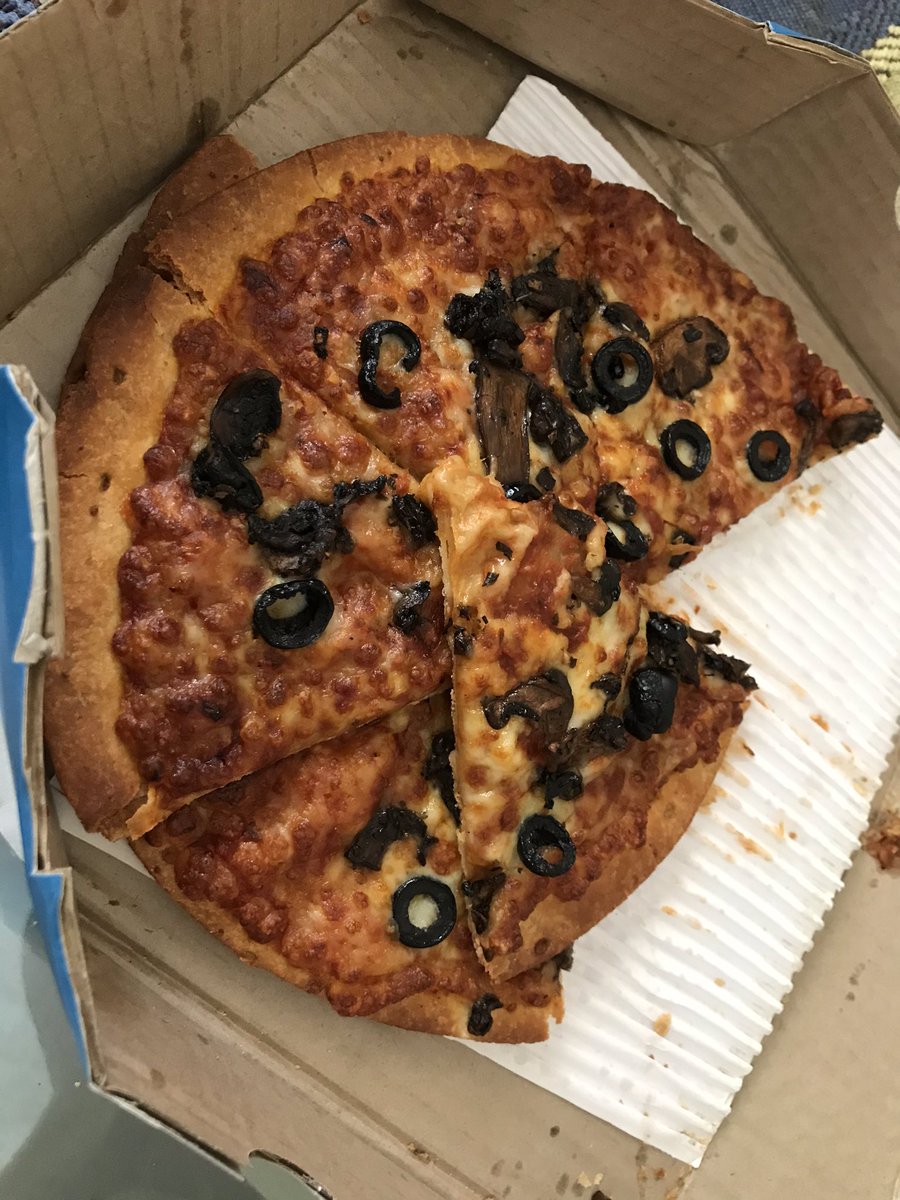 Jagdishat14's tweet photo. @dominos_india @dominos @pratikpota ordered 2 thin crust pizzas, came cold and 1 on top of the other. The size seemed to much smaller than the standard, crust was soggy. The lava cake was raw, had the chocolate spilt all the box. Could not eat had to throw it #UnhealthyToEat https://t.co/kMxAJrm05y