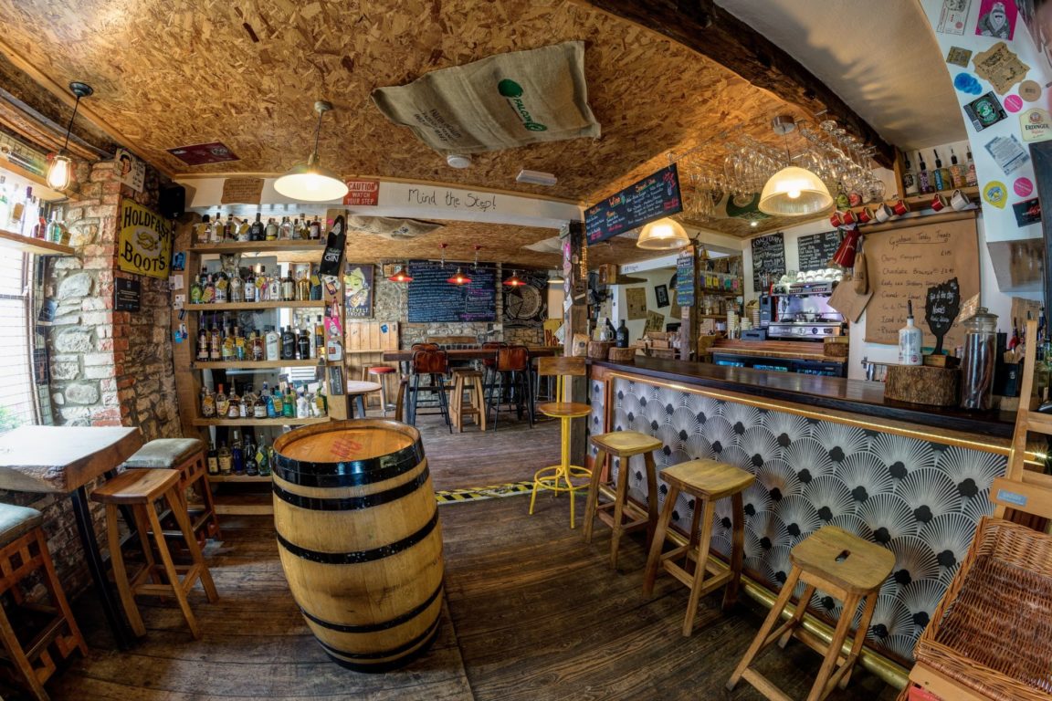 Check out our guide to a weekend in Llandeilo. The colourful town of #Llandeilo is one of the prettiest towns in #Wales. This chic hilltop town is home to boutique shopping, independent cafes &amp; bars &amp; beautiful gardens. Plan your rural chic escape here: walesbucketlist.com/weekend-in-lla…