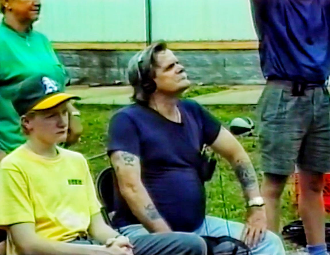 APayCheckLife's tweet photo. Me and dad on the set of “Paradise Park”. Dad had a role in it and I got to be an extra. Year was 91 and was my first time on a movie set. Miss hanging out with dad, you never appreciate it when you are a kid. Will always be thankful.  #johnnypaycheck #paradisepark #johnpaycheck https://t.co/OZ1gjTeQSe