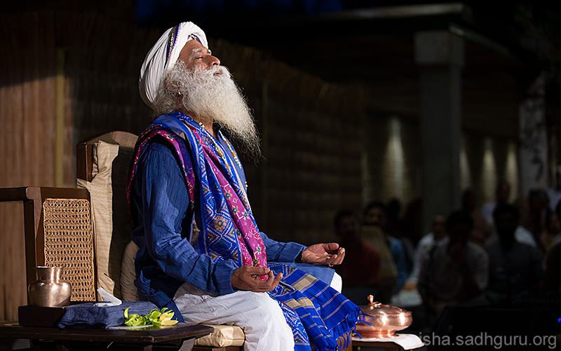 SadhguruJV's tweet photo. What you think of yourself and what the world thinks of you is only socially relevant. Existentially, only the core experience of life matters. #SadhguruQuotes https://t.co/hBRQ27K3Pi