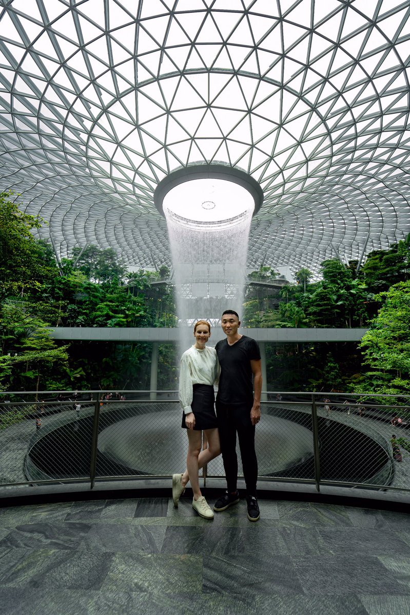 maaikeandtakeru's tweet photo. Posted a new video about our trip to Singapore last February 🥰Definitely a place tou should consider visiting when everything is safe again ☀️ シンガポールに行った時の動画をあげました🎬 https://t.co/ed3unY6oO4 https://t.co/0zN230k0zP