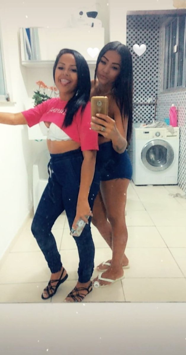 CleydiMorenaa's tweet photo. Quando temos a melhor companhia vivemos os melhores momentos!
#AGenteSeEntende #MuitosRisos @Jbeella @CleydiMorenaa https://t.co/ipXmauXv1N