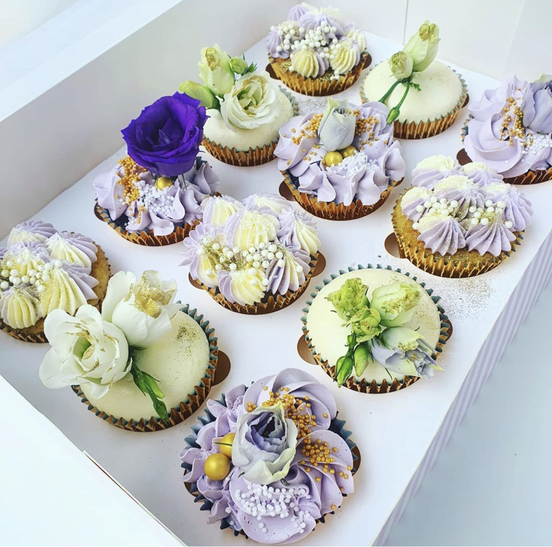 Mycolloseum_com's tweet photo. Sunday = Cake Time 🍰😍
Pic @miss.sweets.bakery
#cupcakes #cake #prettycakes #baking #flowercakes #patisserie #sweets #dessert #yummy #artofbaking https://t.co/baWyu7RoVe