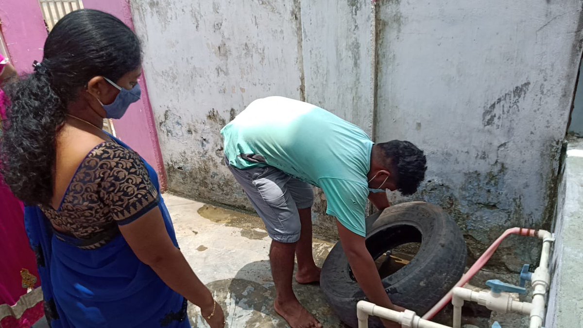 SeethaTRS's tweet photo. As per Hon’ble Minister Sri @KTRTRS Garu, call to eradicate seasonal diseases,
continued cleanliness drive for the 11th week. At 12 ward & 6th ward.
Oil balls have been released in stagnant water places.
#EverySunday10minutesat10am #CleanDriveOnSundays #10minutesat10am #11thWeek https://t.co/C5QVzikCPV